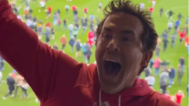 Futbol yorumculuğuna soyunuyor