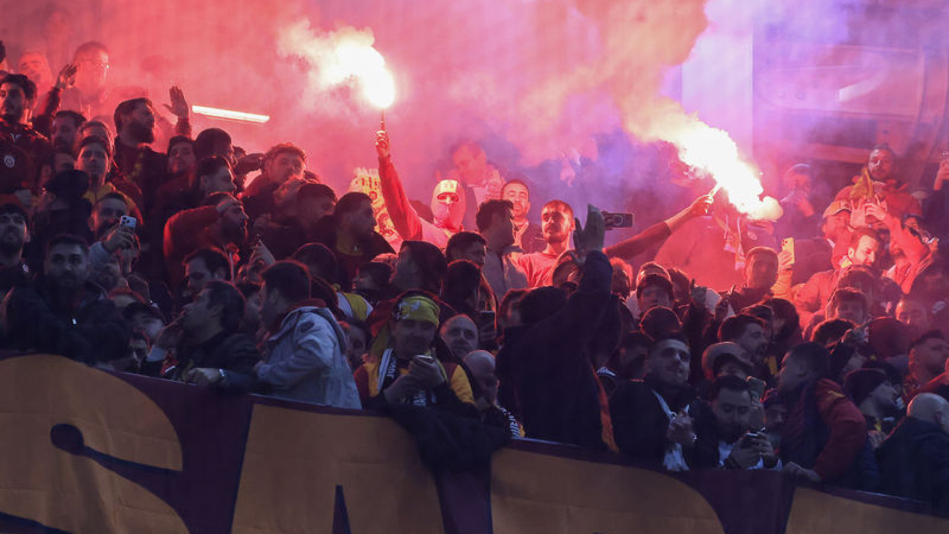 Galatasaray'ın Liverpool Maçındaki Seyircisiz Oynama Cezasının Nedeni Açıklandı