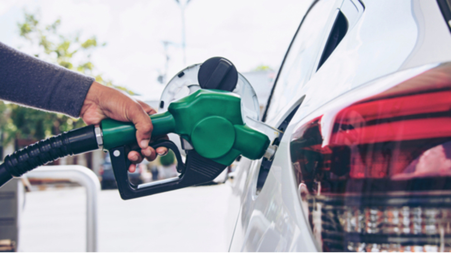 Akaryakıta Çifte Zam Geldi: Benzin ve Motorine Ne Kadar Zam Yapıldı?