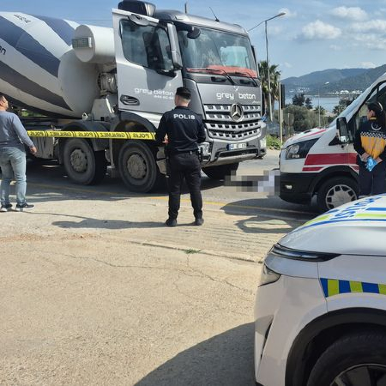 Beton mikserinin çarptığı adam öldü