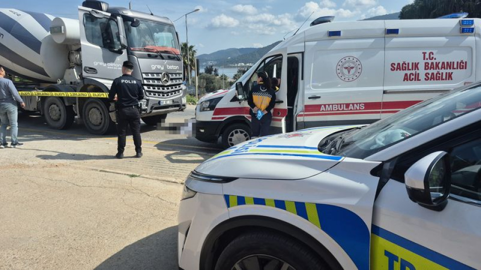 Beton mikserinin çarptığı adam öldü