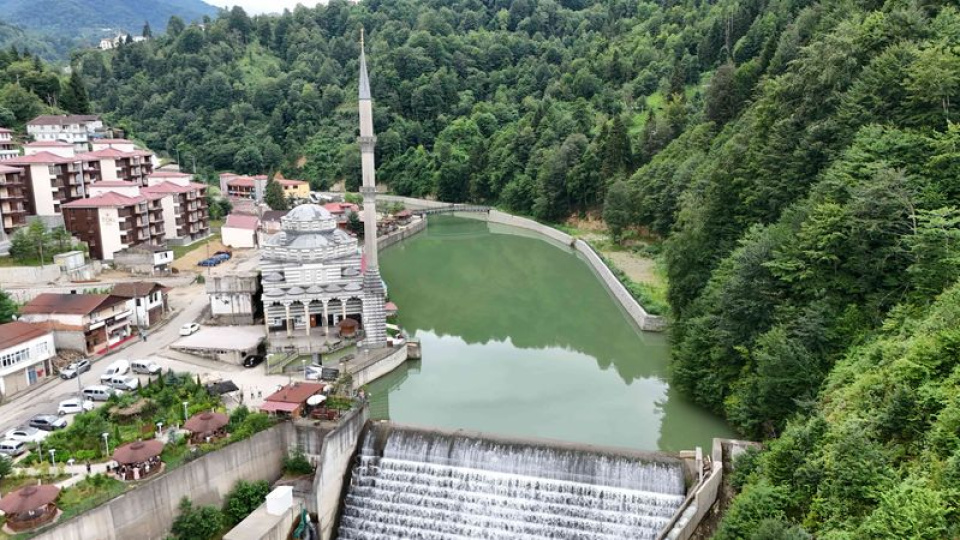 Hemşin'deki taşkın kontrol çalışması tamamlandı