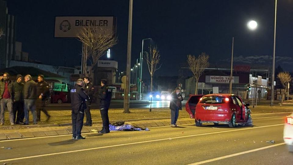 Otomobil yayaya çarptı: 1 ölü