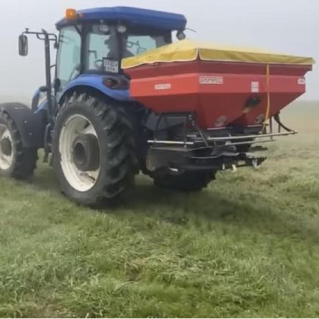 Tekirdağ'da meralarda gübreleme başladı