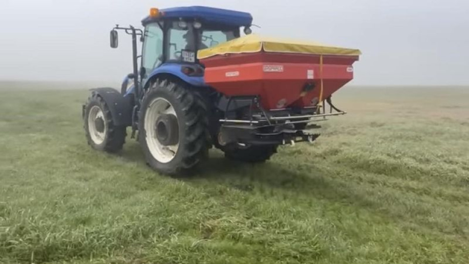 Tekirdağ'da meralarda gübreleme başladı