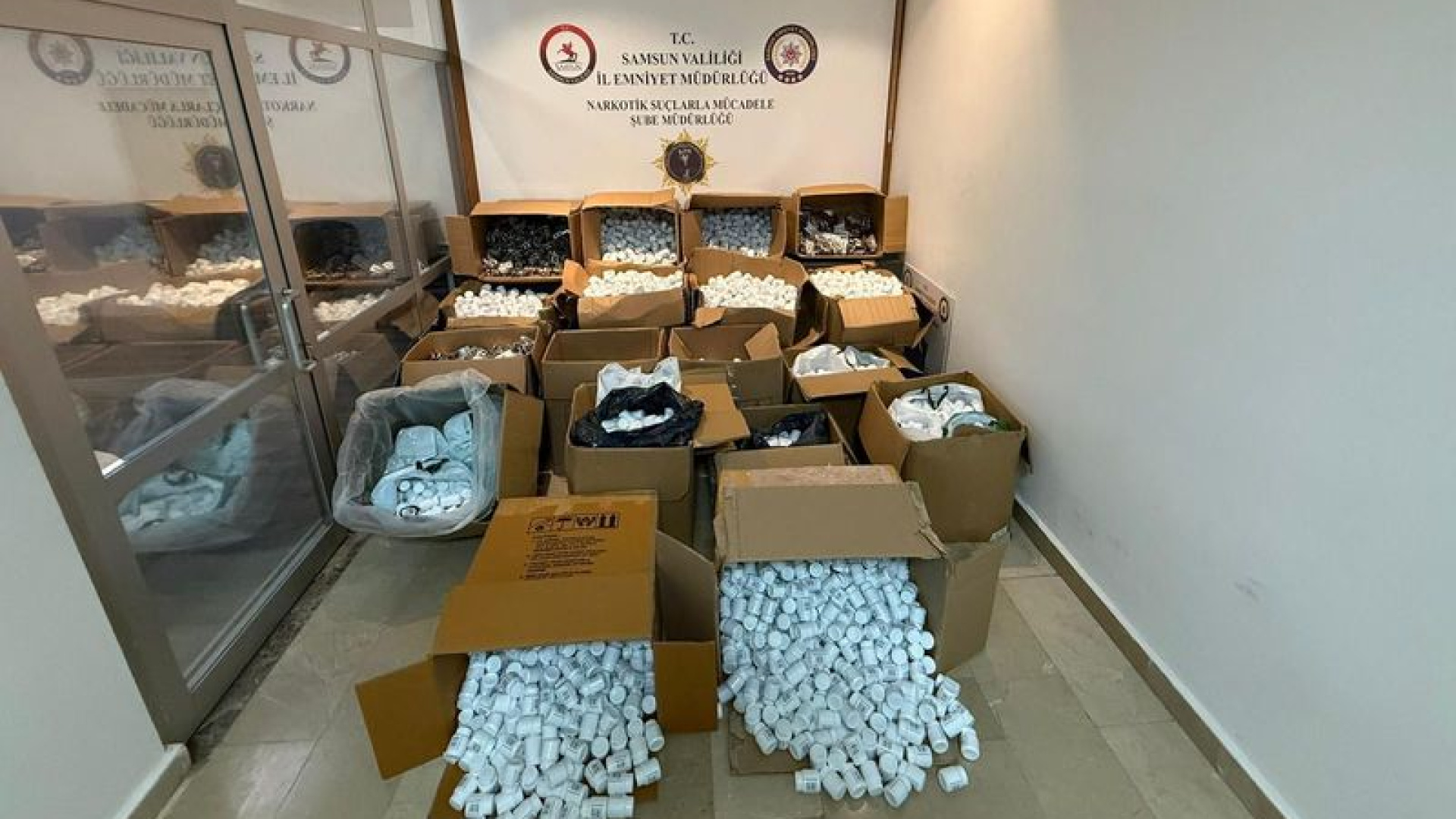 Samsun'da 421 bin 120 uyuşturucu hap ele geçirildi