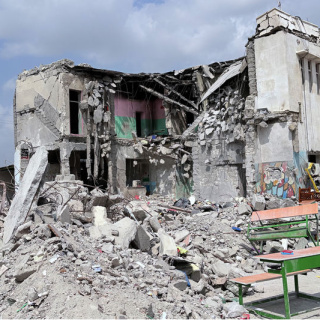 "İran'daki ilkokul 2 kere bombalandı"