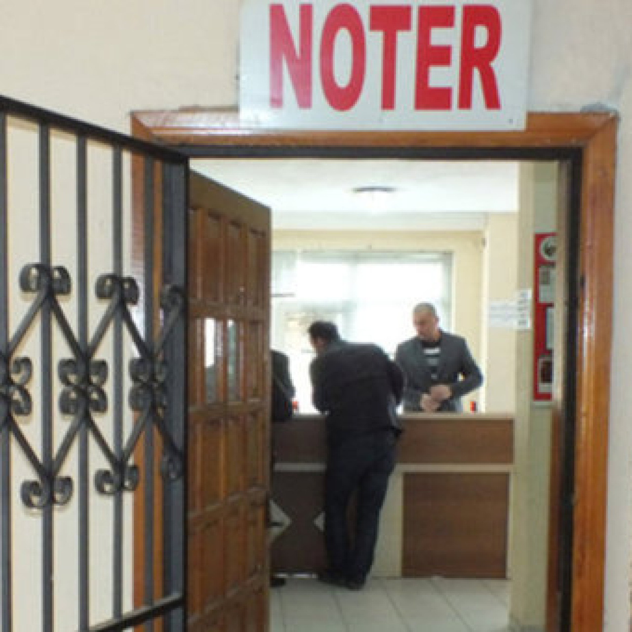 Arefe Günü noter açık mı?