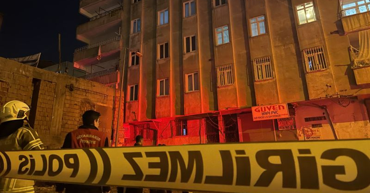 Diyarbakır'da 8 Katlı Bina Boşaltılışı