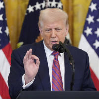 Trump'tan İran ordusuna silah bırakma çağrısı