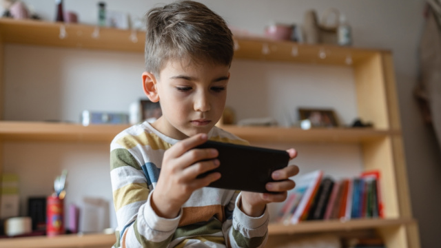 Çocukta bağımlılığın altyapısı 1-2 yaşlarında oluşuyor