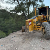 Tamiratta fırlayan tekerin çaptığı kadın, uçuruma düştü!