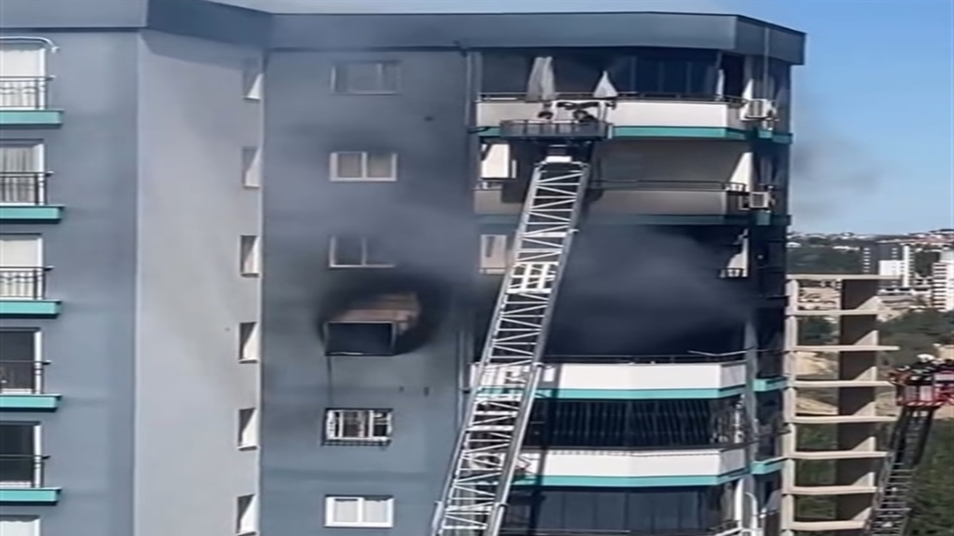Adana'da 10. Kattaki Yangının Faili Komşu Çıktı: 'Canım Sıkıldı, Yaktım'