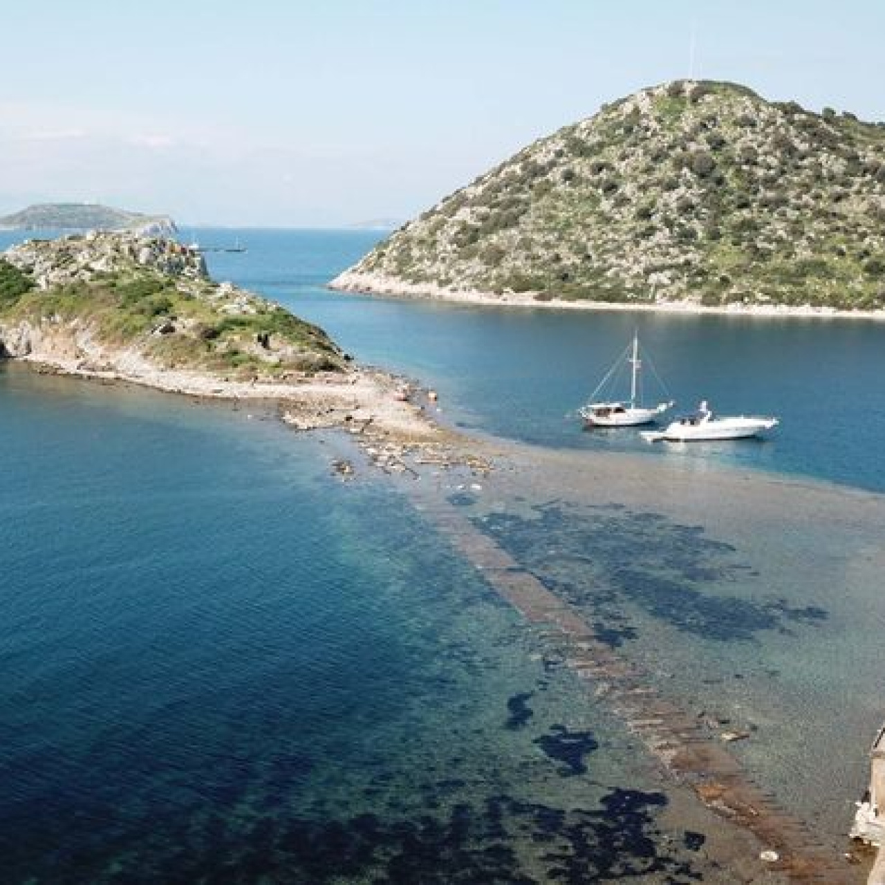 Deniz çekildi, 'Kral Yolu' ortaya çıktı