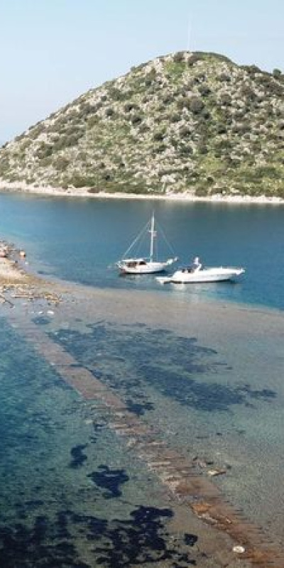 Deniz çekildi, 'Kral Yolu' ortaya çıktı