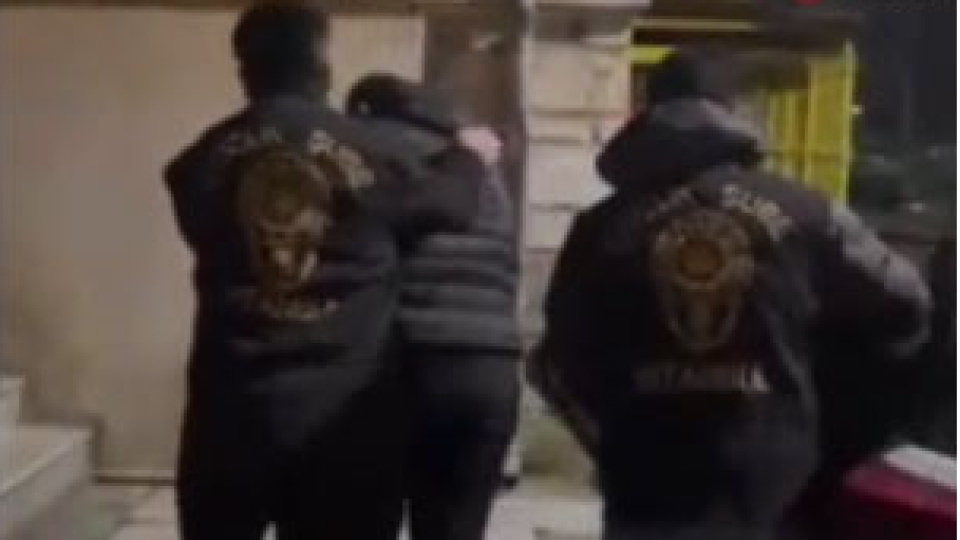 Küçük çocuğa feci darp! 3 tutuklama!