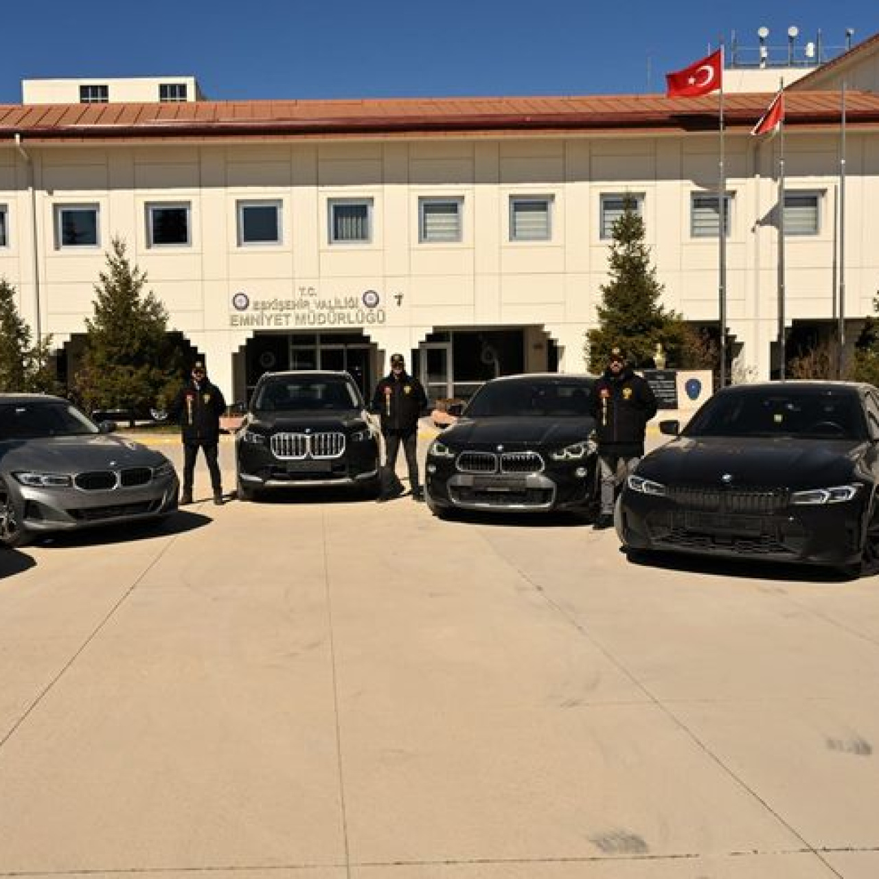 Oto hırsızlığı çetesi çökertildi: 11 gözaltı