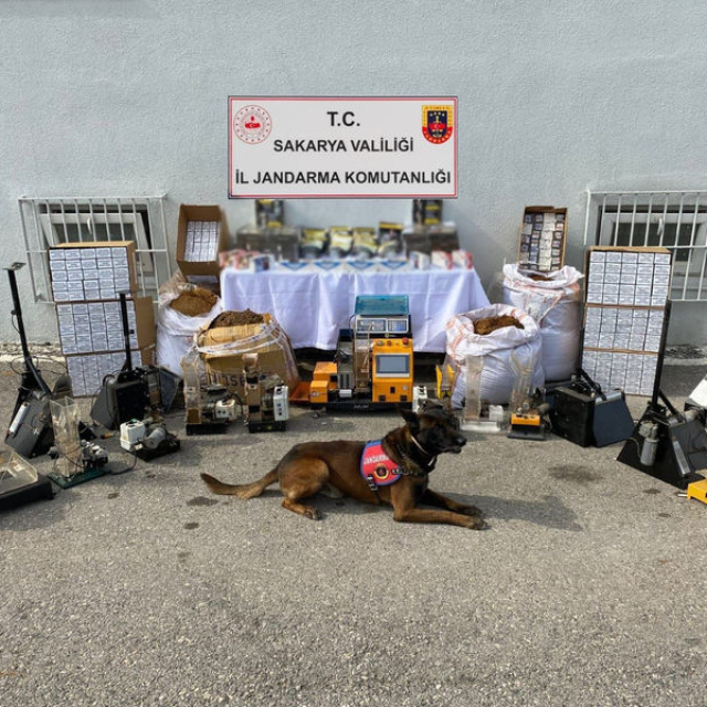 Sakarya'da kaçak tütün operasyonu: 3 gözaltı