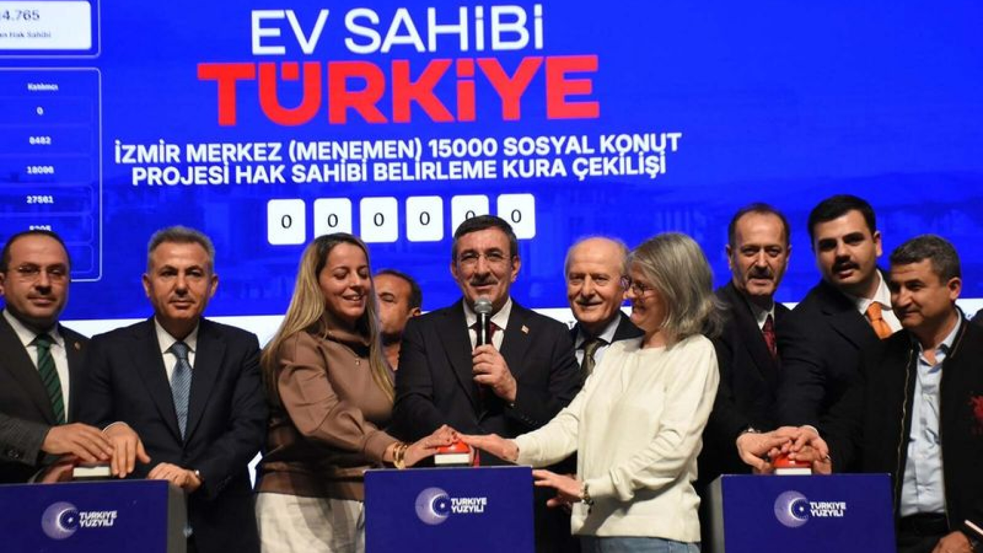 İzmir'de TOKİ Kurası Çekildi: 21 Bin 20 Sosyal Konutun Hak Sahipleri Belirlendi