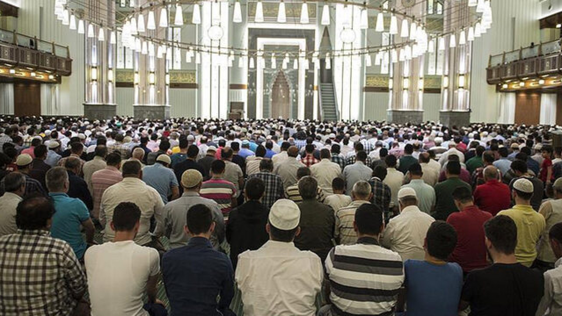 Rize'de 2026 Ramazan Bayramı Namaz Saati Açıklandı: İşte Diyanet'in Belirlediği Vakit