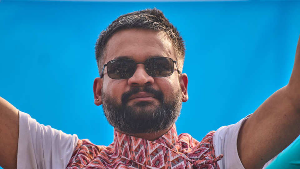 Eski rapçi, Nepal'de başbakan olma yolunda