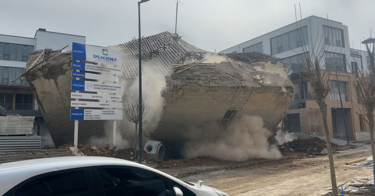 Çınarlı Camisi inşaatında göçük: 1 işçi yaralandı