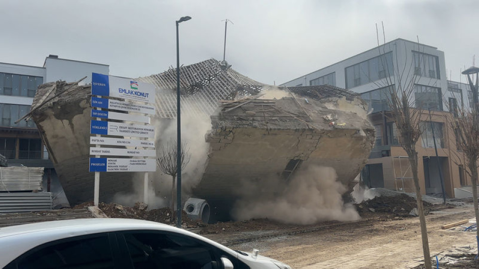 Cami inşaatında göçük kamerada: 1 yaralı