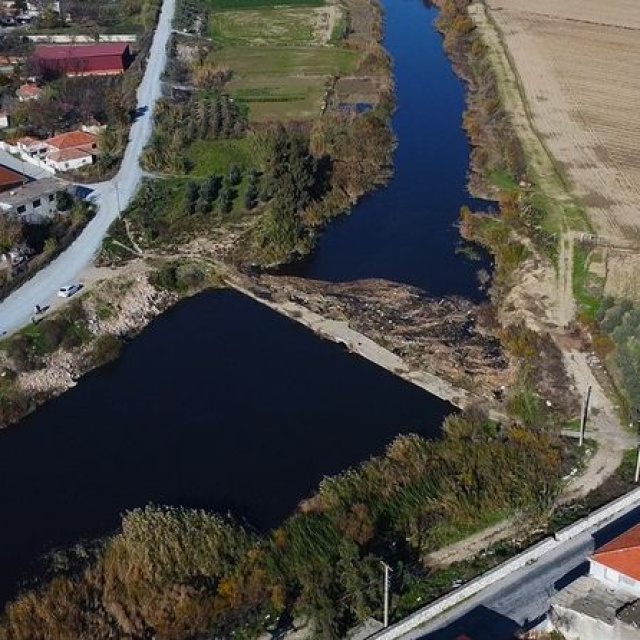 Tarihi taş köprü için "bariyer" önerisi