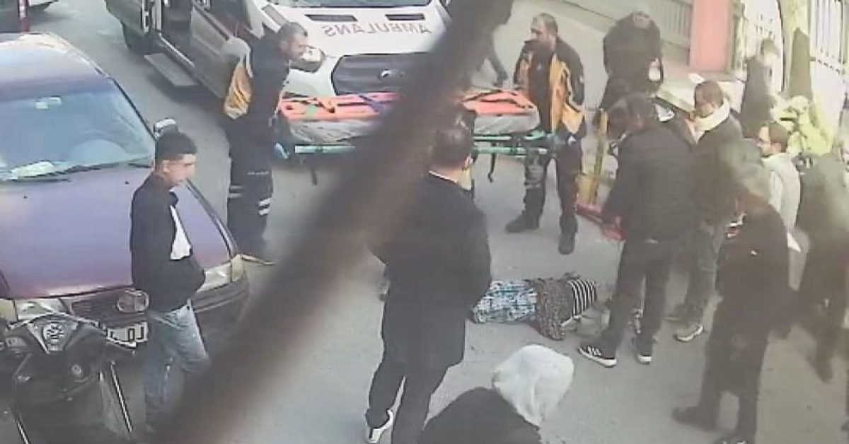 Fatih'de Yaşlı Kadın Minibus Altında Kalan Olay
