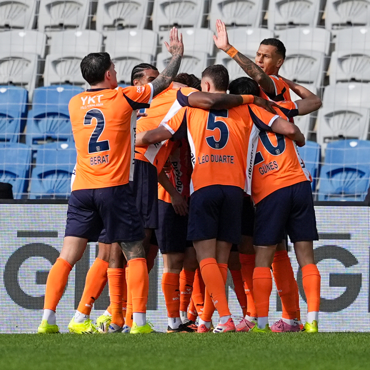 Başakşehir seriye bağladı!