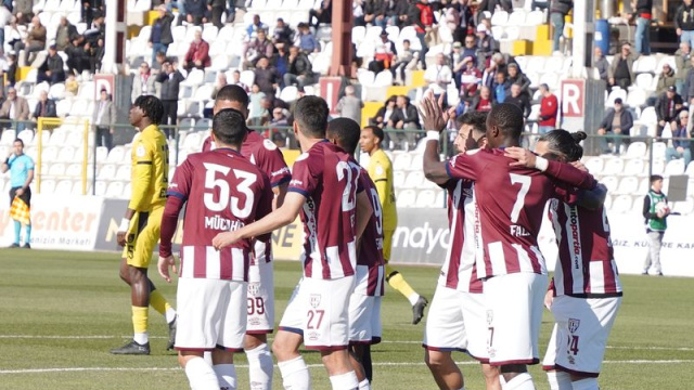 Bandırmaspor tek attı üç aldı!