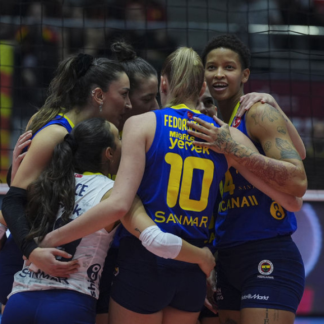 Fenerbahçe Medicana, Göztepe'yi son sette devirdi!