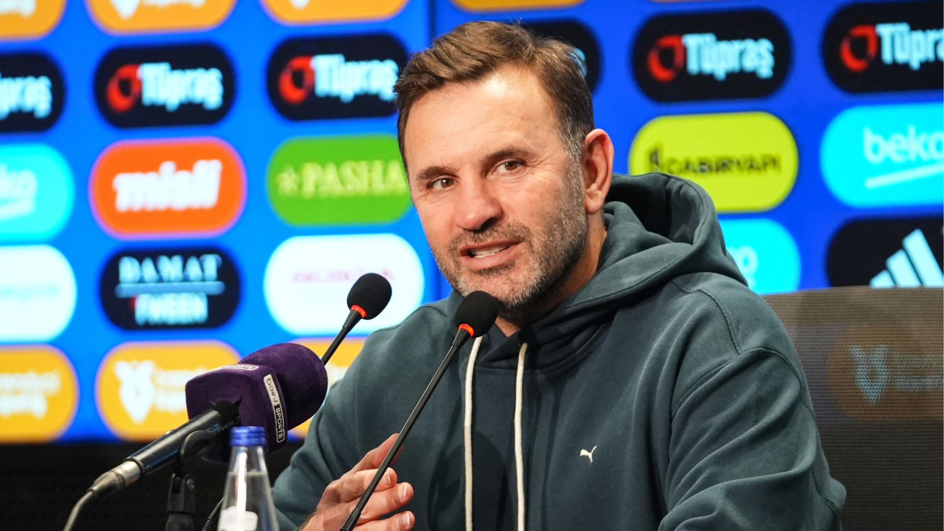 Okan Buruk'tan Derbi Sonrası Çarpıcı Açıklamalar: İki Takım da Hakemden Mutsuz!
