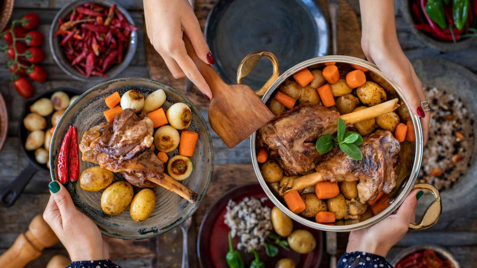 Bugün iftarda ne var? On dokuzuncu güne özel menü: Fırında sebzeli tavuktan güllaca lezzet şöleni!
