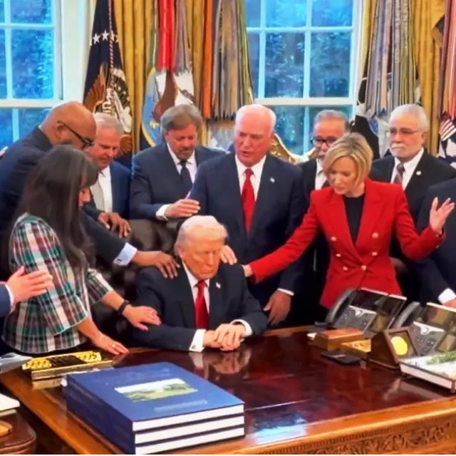 Trump Pers Kralı Kiros mu?