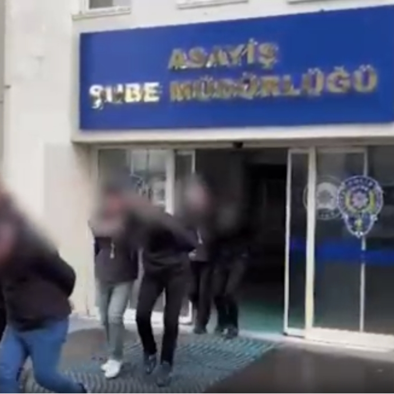 Başkentte şüpheliler suçüstü yakalandı