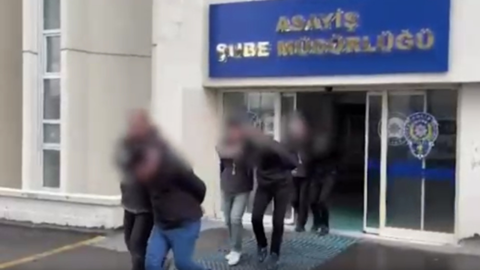 Başkentte şüpheliler suçüstü yakalandı