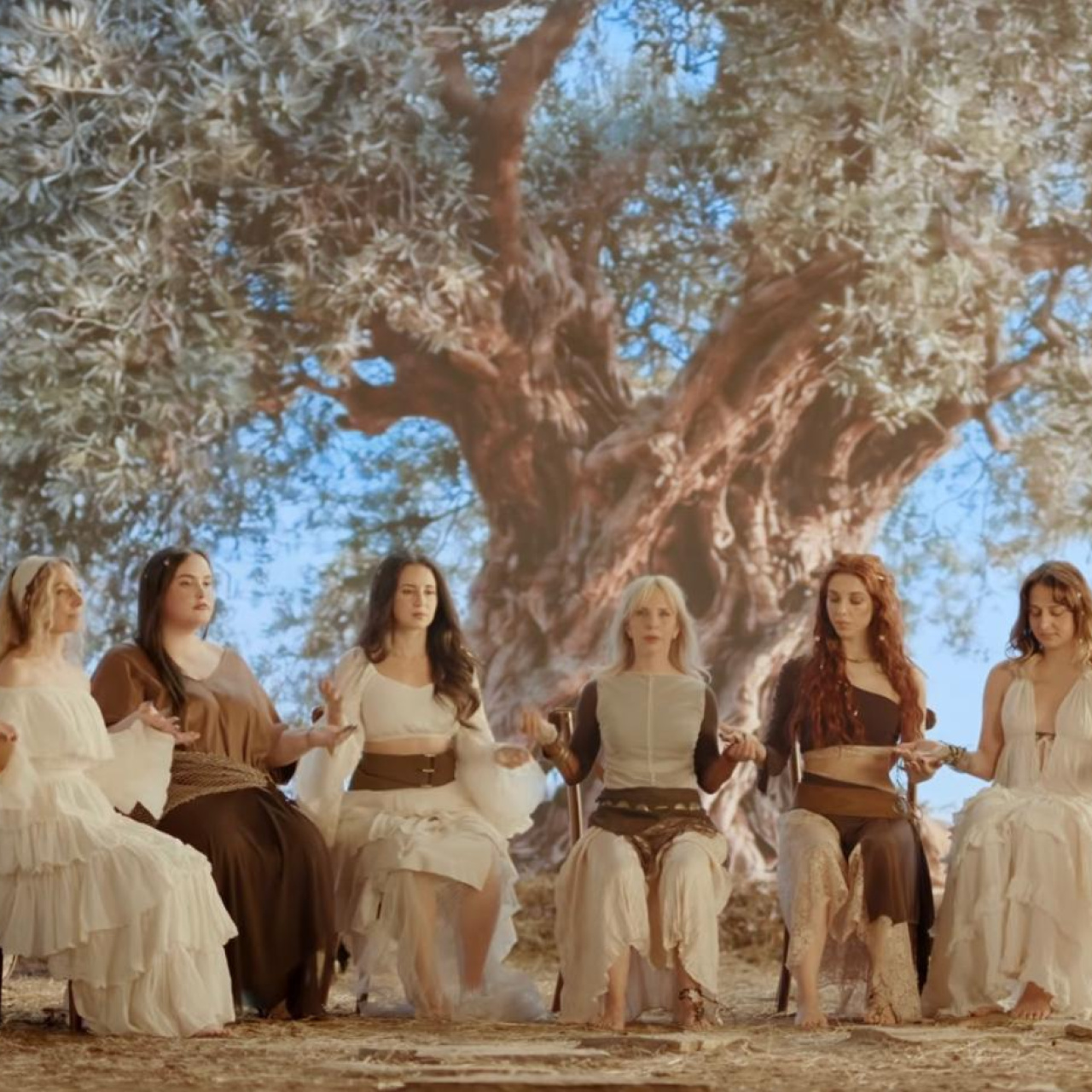 Sezen Aksu yazdı; 8 kadın, 8 Mart için söyledi