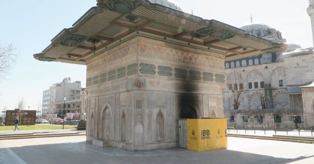 Tophane Meydan Çeşmesinde Yangın: Valilik Açıklaması