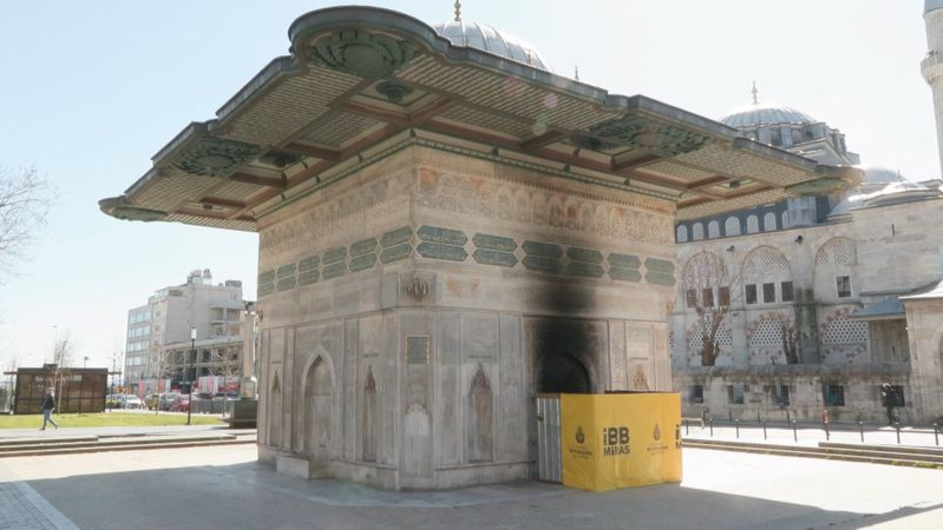 İstanbul Valiliği'nden tarihi Tophane Meydan Çeşmesi'ndeki yangına ilişkin açıklama