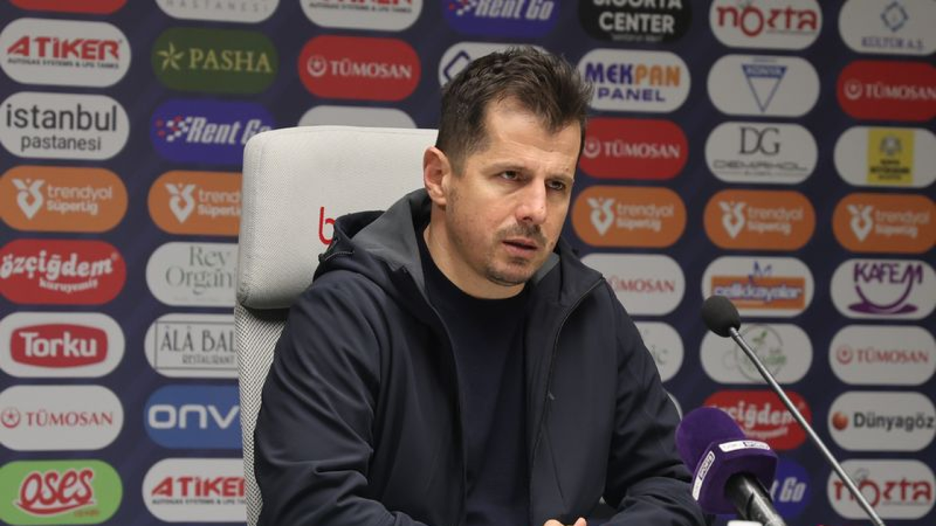 Emre Belözoğlu: Kasımpaşa'da Oyuncular ve Teknik Ekip İçin Zorlu Süreç Devam Ediyor