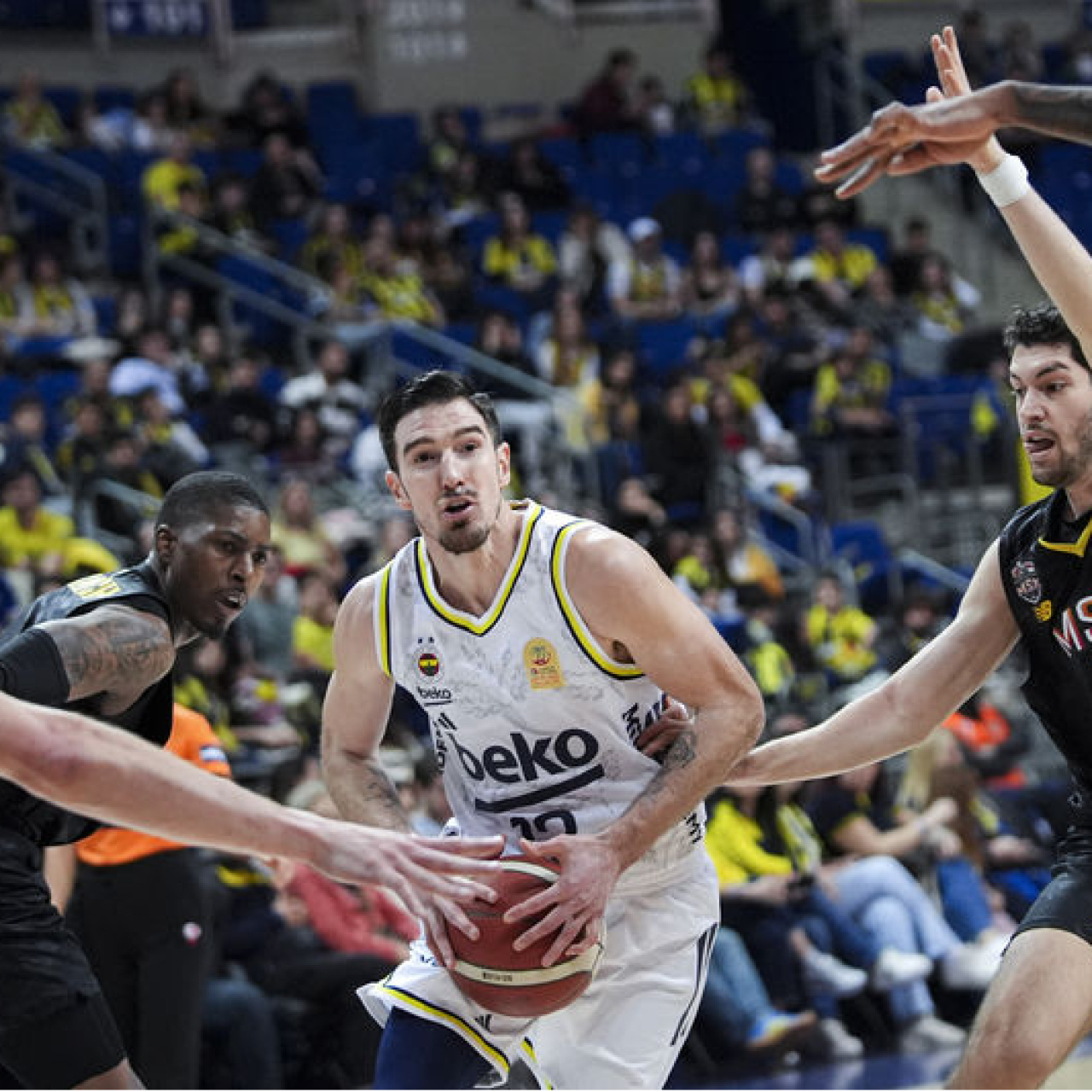 F.Bahçe, Mersin'i rahat geçti