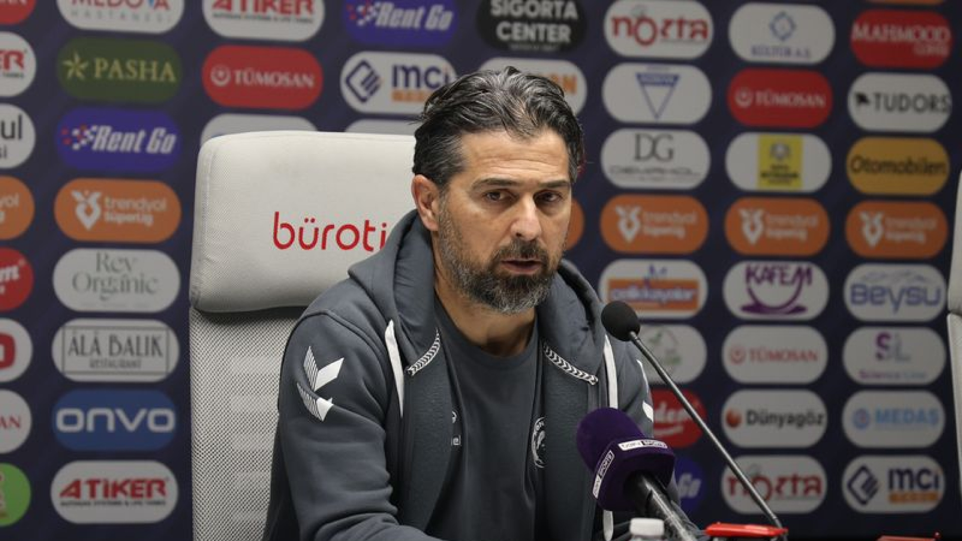 İlhan Palut'tan Tarihi VAR Skandalı İddiası: 'Adil'in Pozisyonu Penaltı Değil'