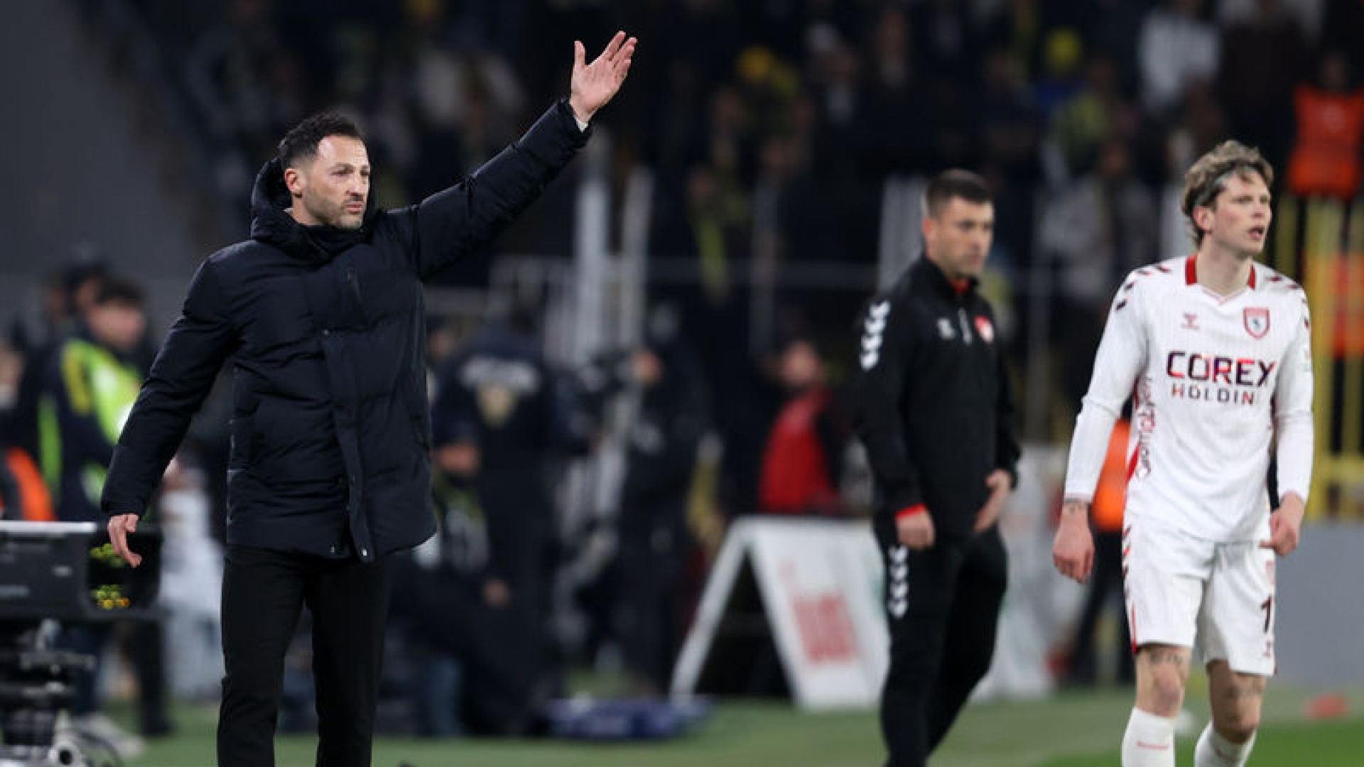 Fenerbahçe'de Tedesco Sağlığına Kavuştu, Samsunspor Maçında Kulübeye Döndü