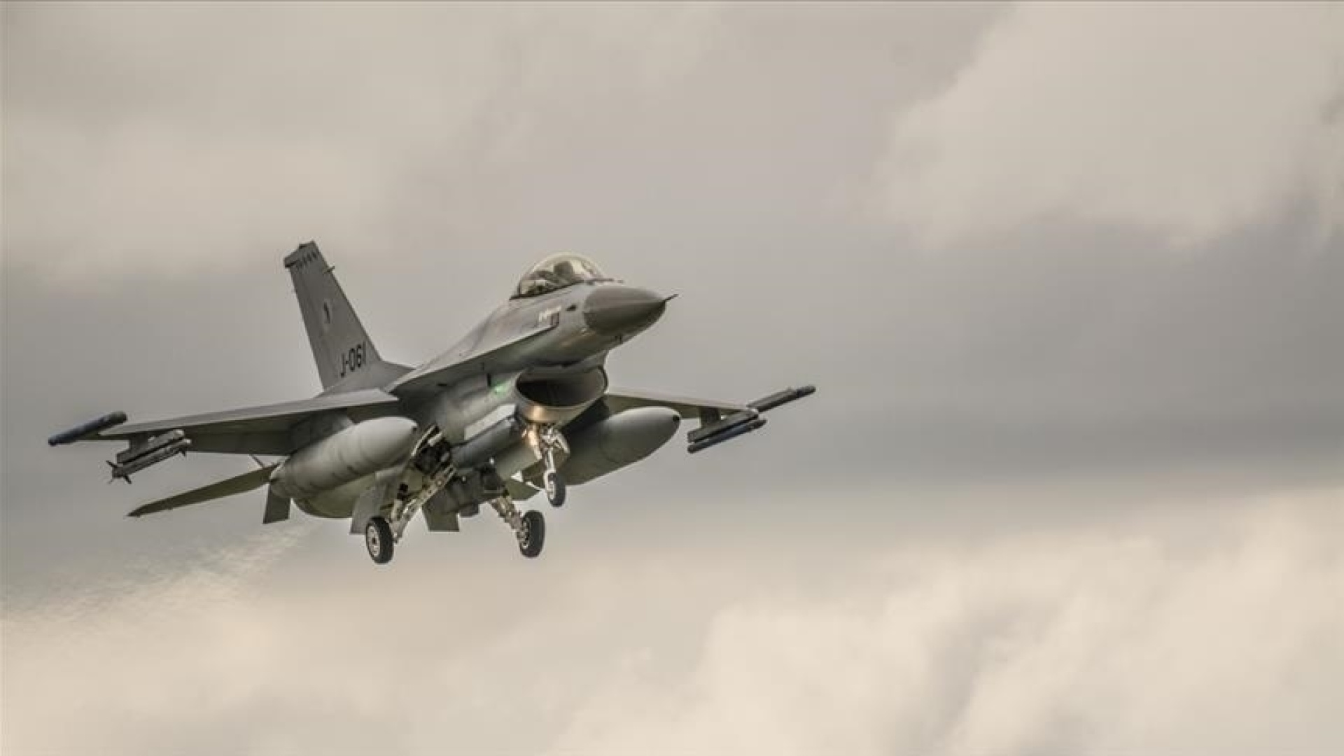 Türkiye, KKTC'ye 6 F-16 Savaş Uçağı Gönderecek: Güvenlik Önlemi