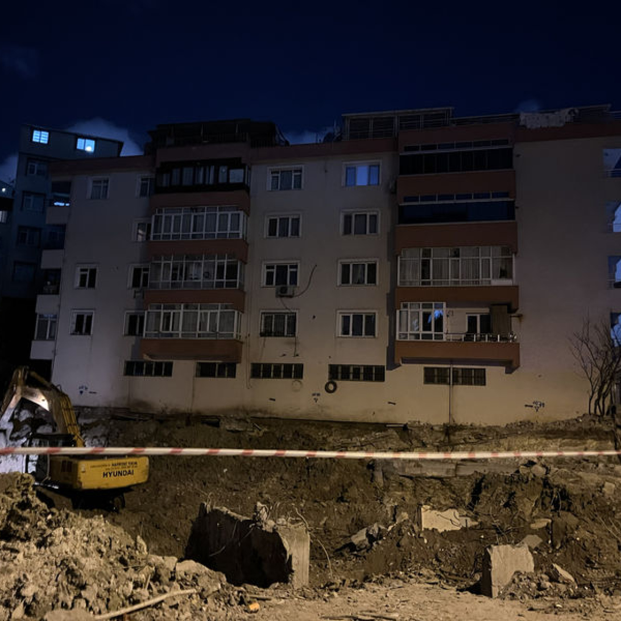 Bahçelievler'de 5 katlı bina tahliye edildi