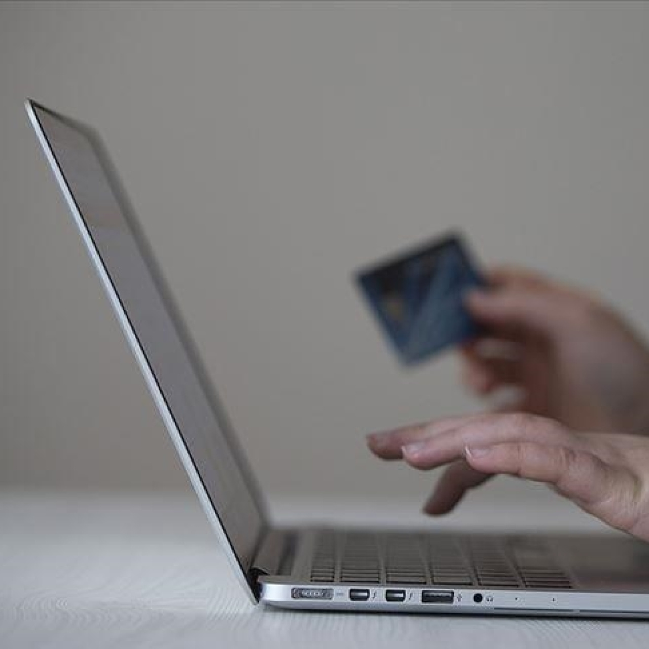 "Burs alacağız diye IBAN'ınızı kaptırmayın"