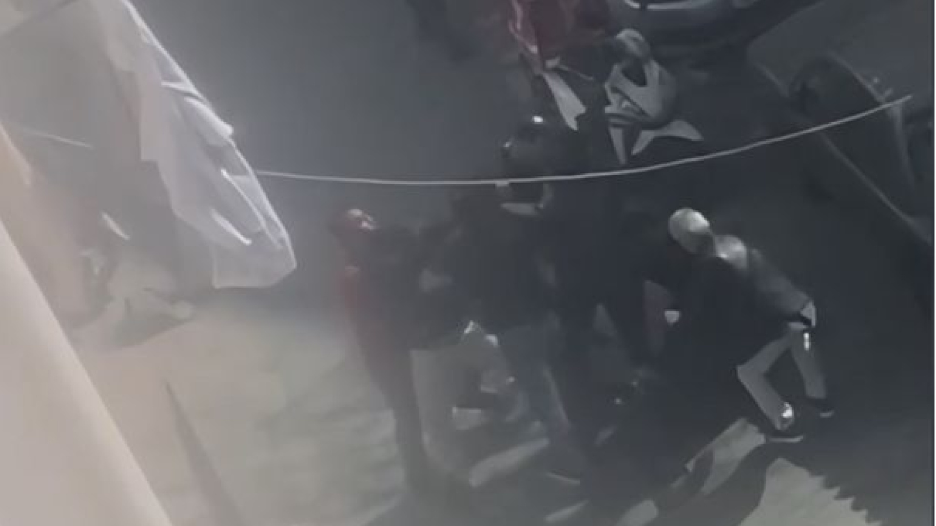Kasımpaşa'da Motokurye Kavgası: Darp Edildi, Geri Döndü, Sokak Karıştı!