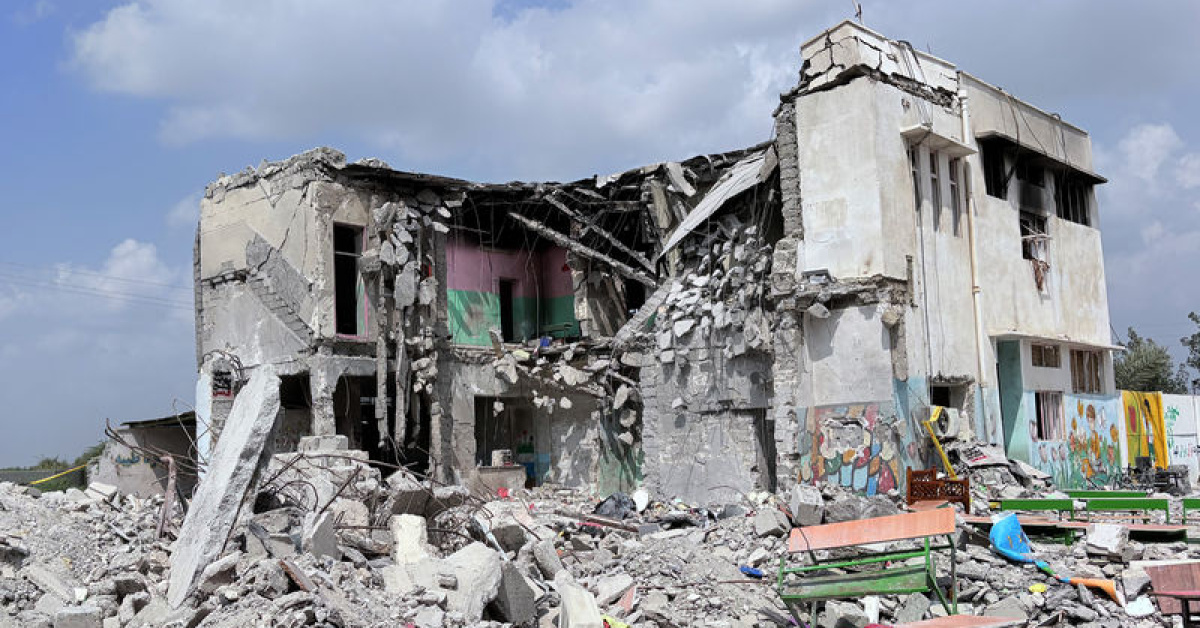 ABD Füze, İran Ilkokulu Yakınındaki Deniz Üssünü Vurdu