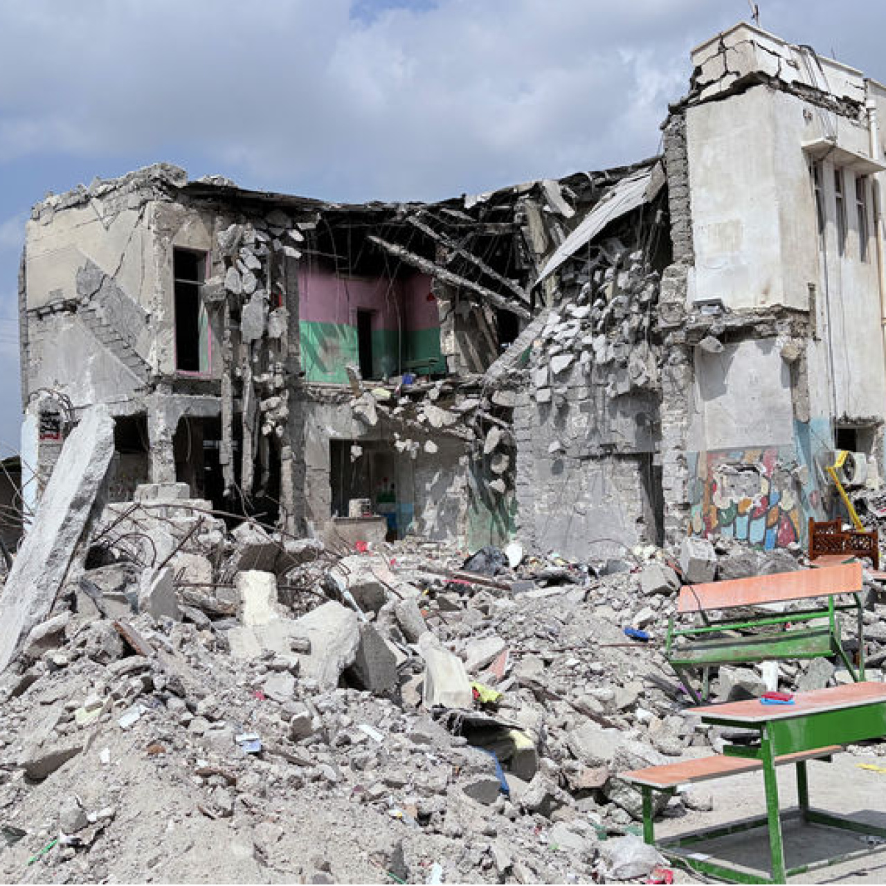 NYT: ABD füzesi İran'da ilkokulun yakınındaki deniz üssünü vurdu